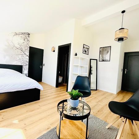 Chambre Double Privative Et Independante Ланс Экстерьер фото