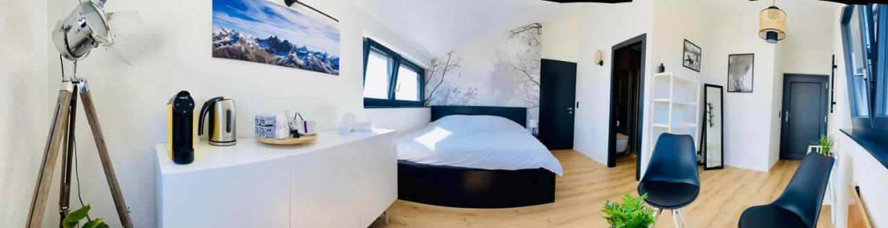 Chambre Double Privative Et Independante Ланс Экстерьер фото